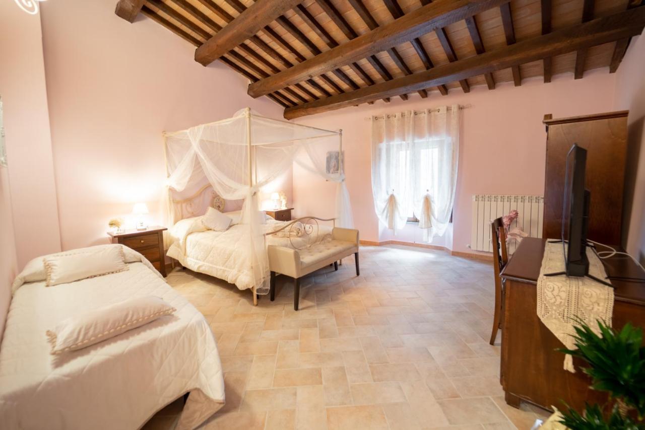 Albergo La Loggia Di San Martino Gualdo Tadino Eksteriør billede