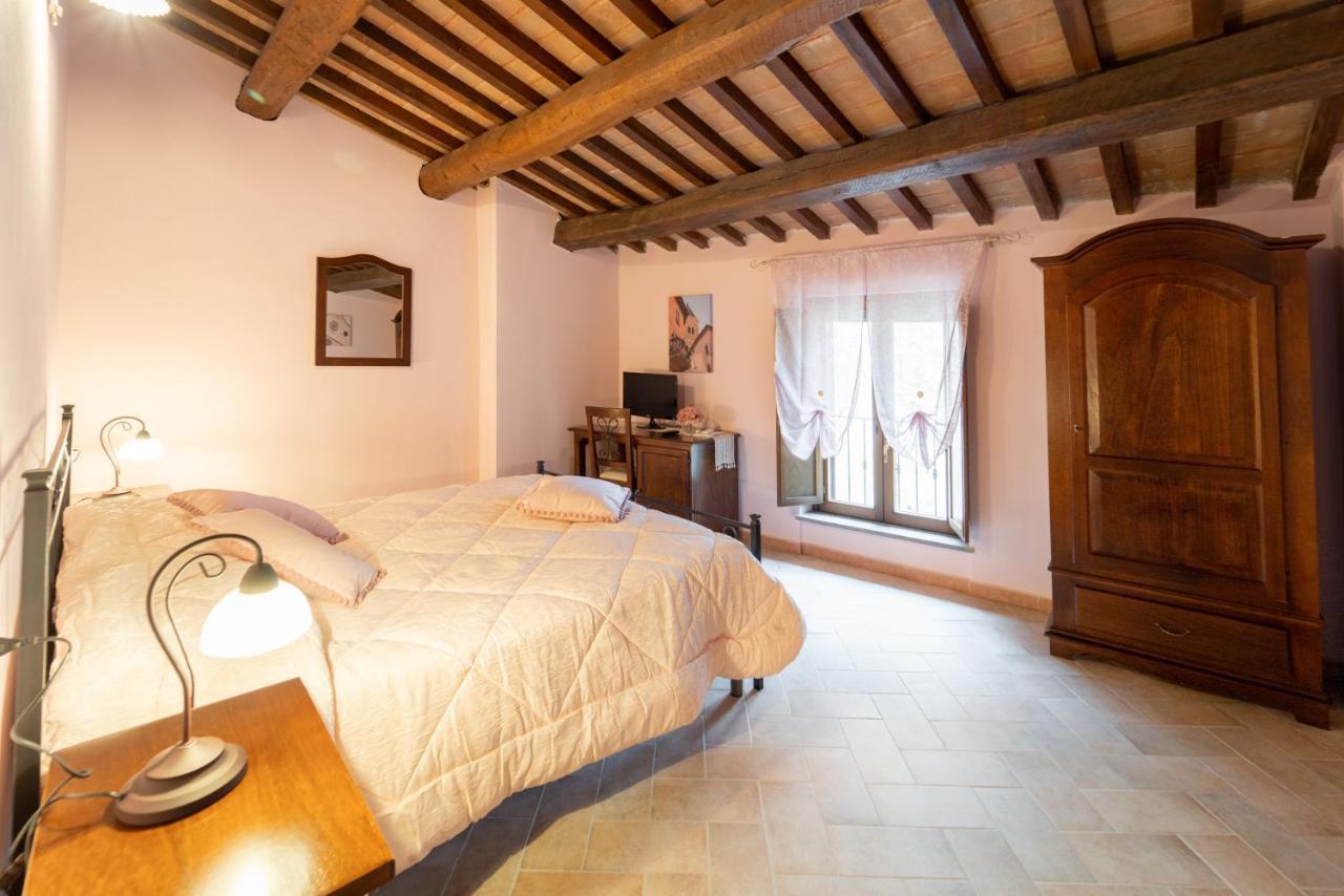 Albergo La Loggia Di San Martino Gualdo Tadino Eksteriør billede