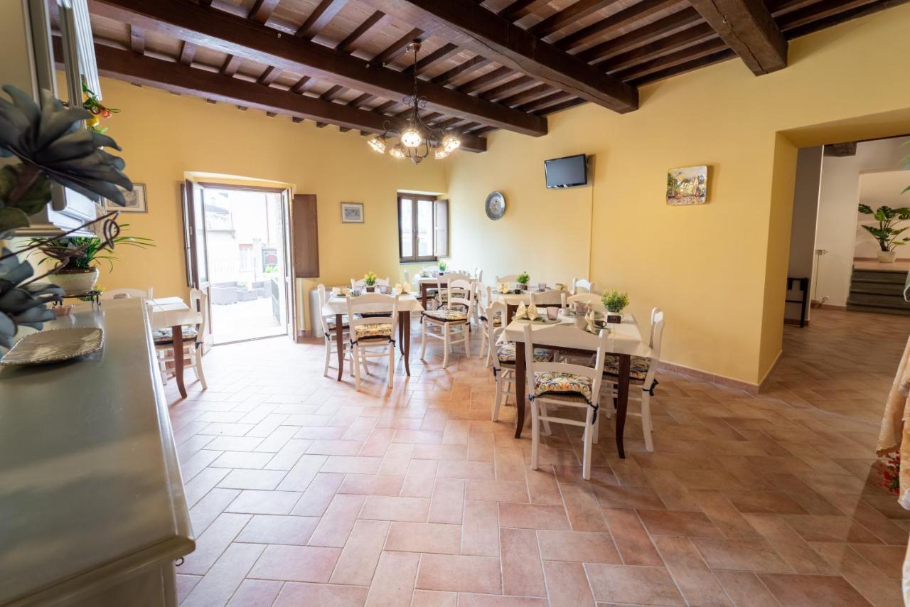 Albergo La Loggia Di San Martino Gualdo Tadino Eksteriør billede
