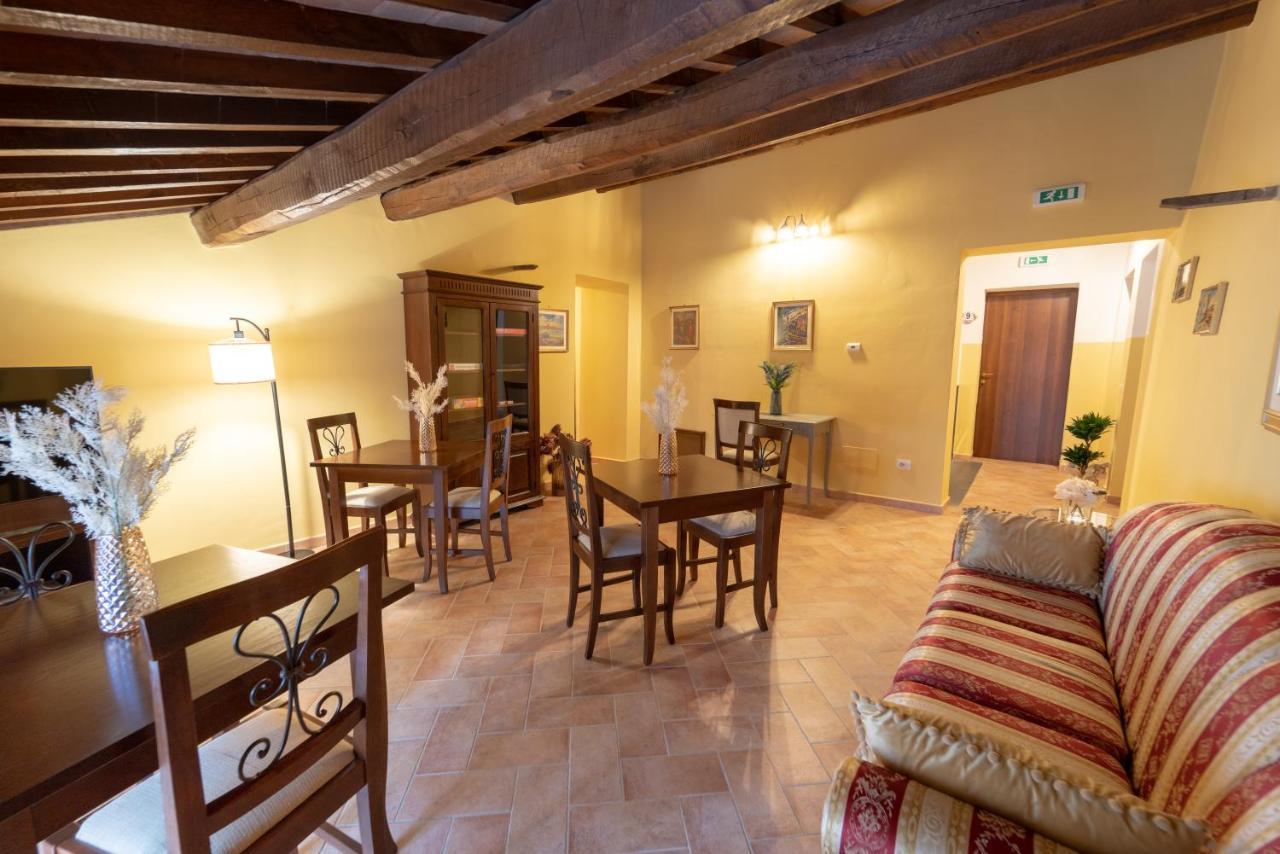 Albergo La Loggia Di San Martino Gualdo Tadino Eksteriør billede
