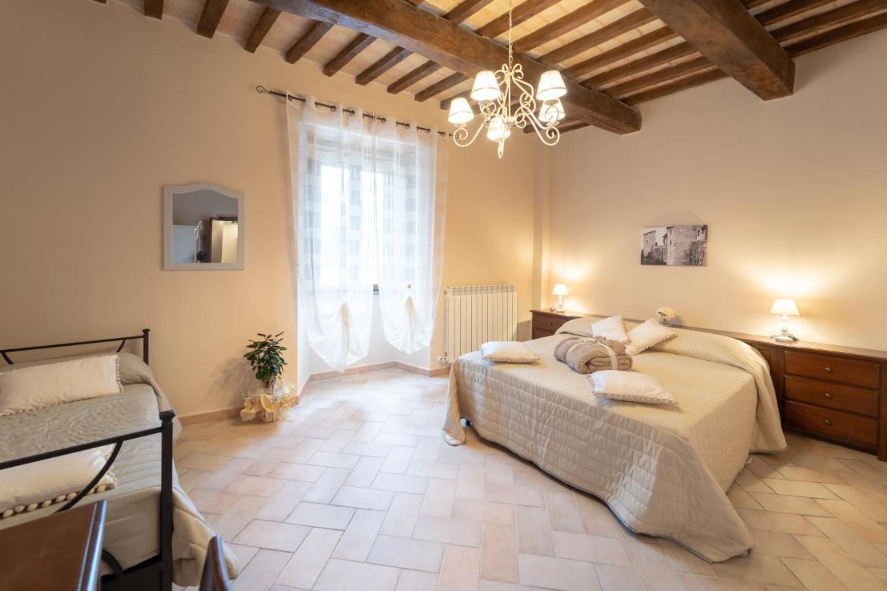 Albergo La Loggia Di San Martino Gualdo Tadino Eksteriør billede