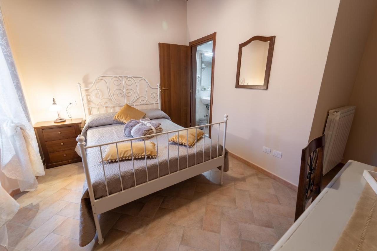 Albergo La Loggia Di San Martino Gualdo Tadino Eksteriør billede