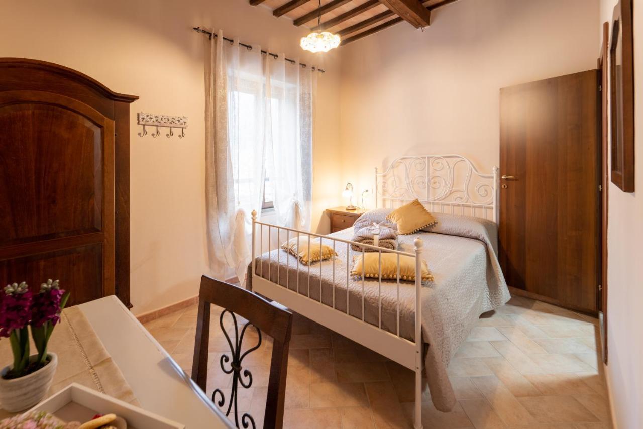 Albergo La Loggia Di San Martino Gualdo Tadino Eksteriør billede