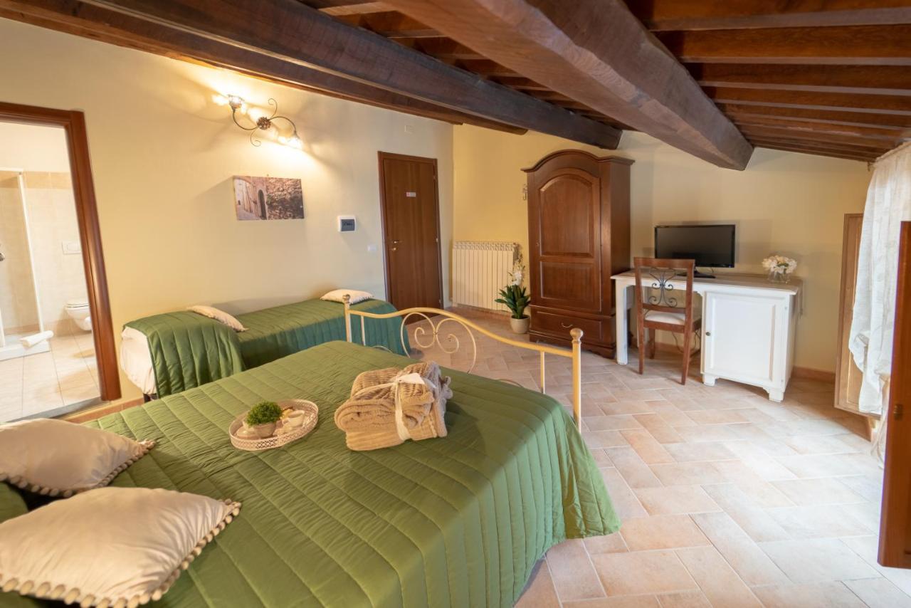 Albergo La Loggia Di San Martino Gualdo Tadino Eksteriør billede