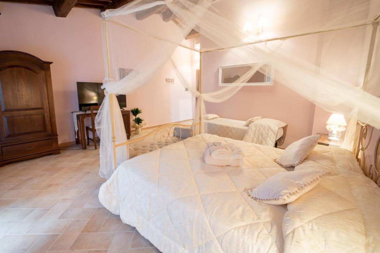 Albergo La Loggia Di San Martino Gualdo Tadino Eksteriør billede