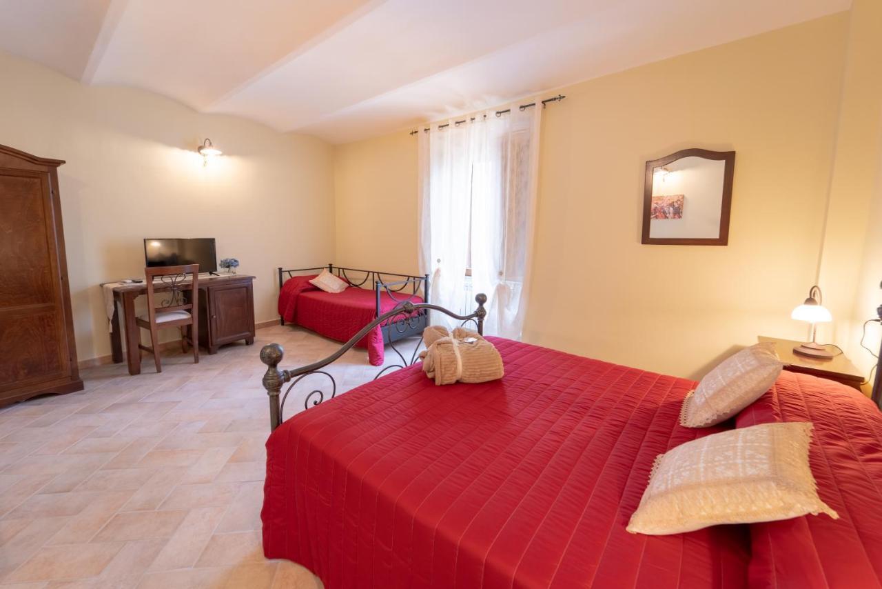 Albergo La Loggia Di San Martino Gualdo Tadino Eksteriør billede