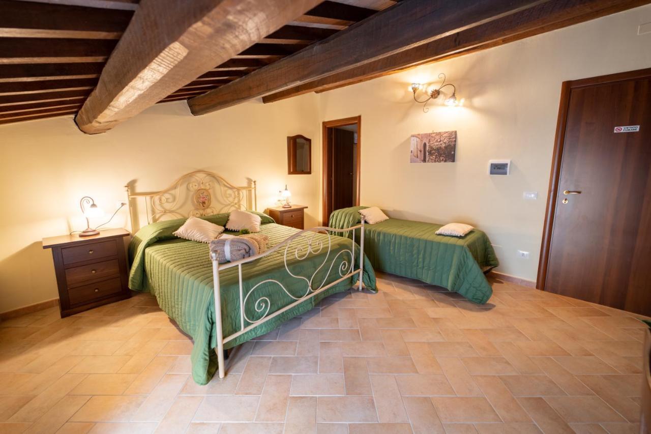 Albergo La Loggia Di San Martino Gualdo Tadino Eksteriør billede