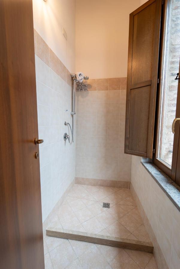 Albergo La Loggia Di San Martino Gualdo Tadino Eksteriør billede