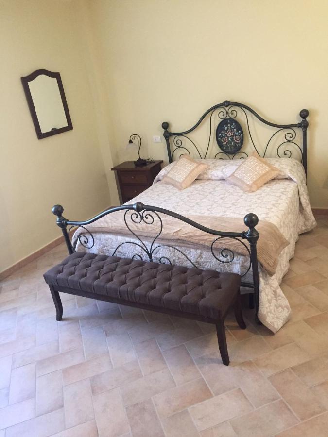 Albergo La Loggia Di San Martino Gualdo Tadino Eksteriør billede